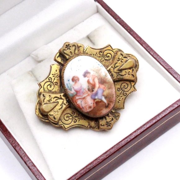 Antique Art Deco Hand Painted Porcelain Courtship Cabochon Pin - Picture 3 of 6